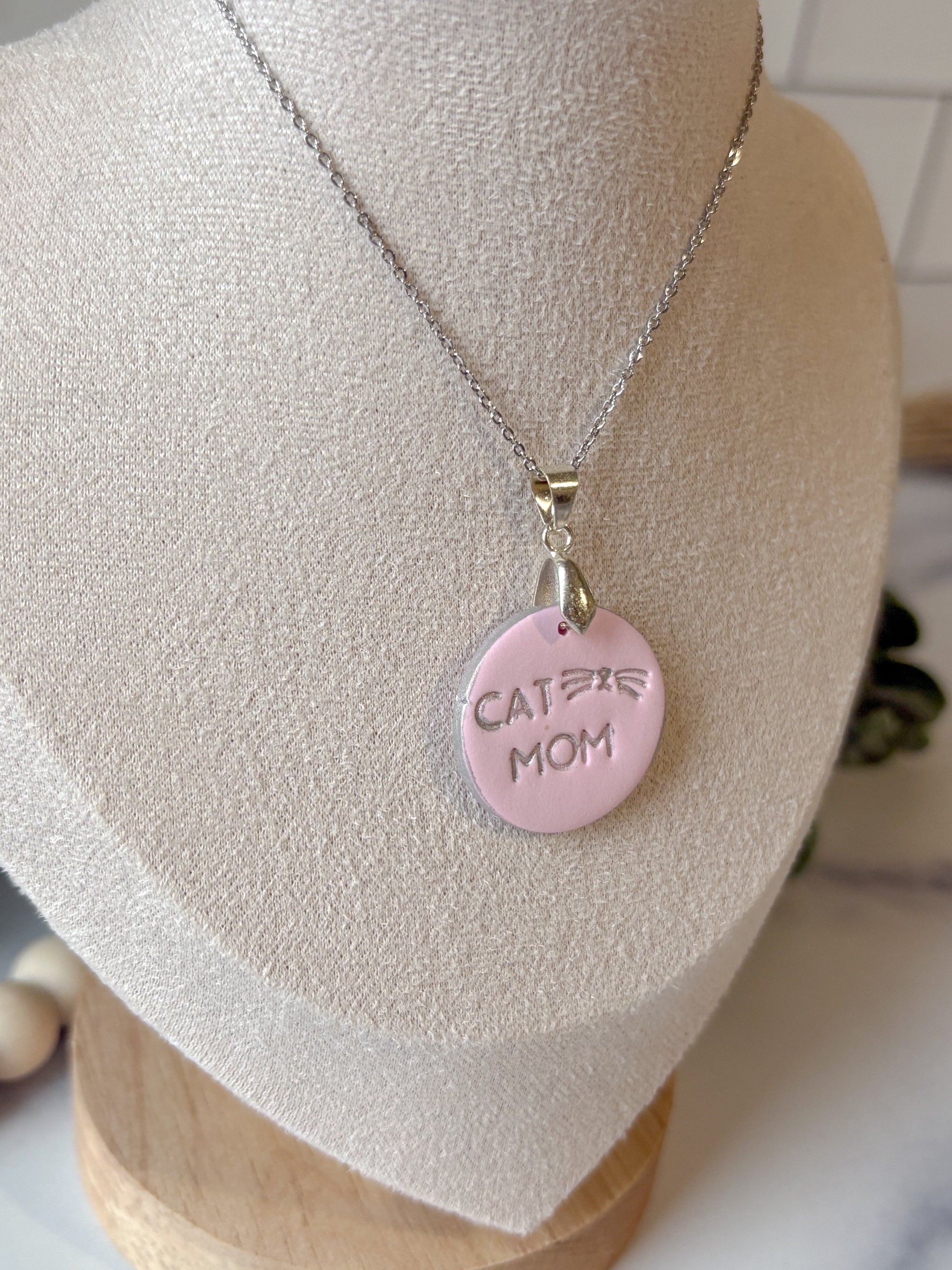 Cat Mom Necklace (silver)