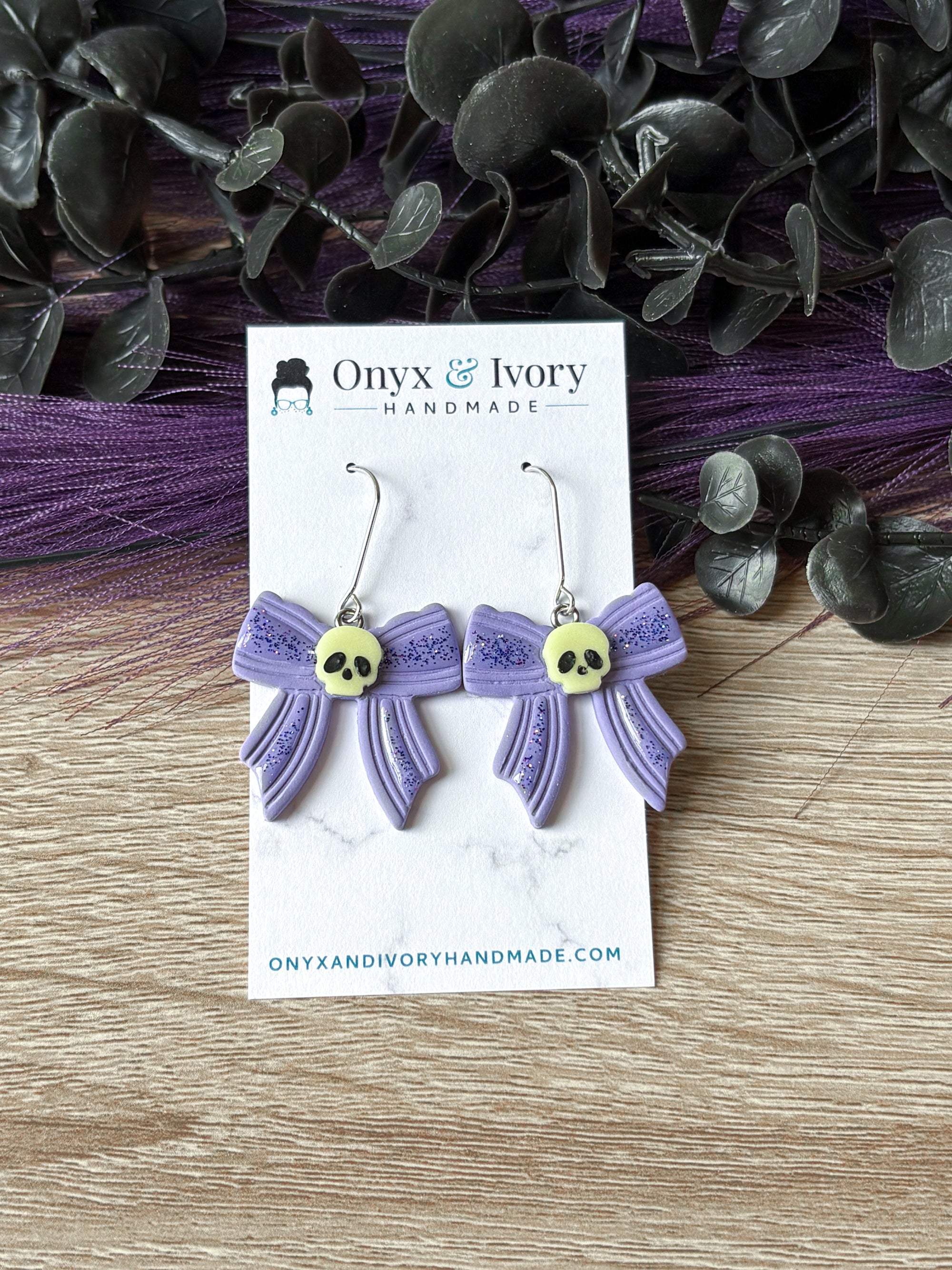 Glittery Glow Bow Threaded Dangle