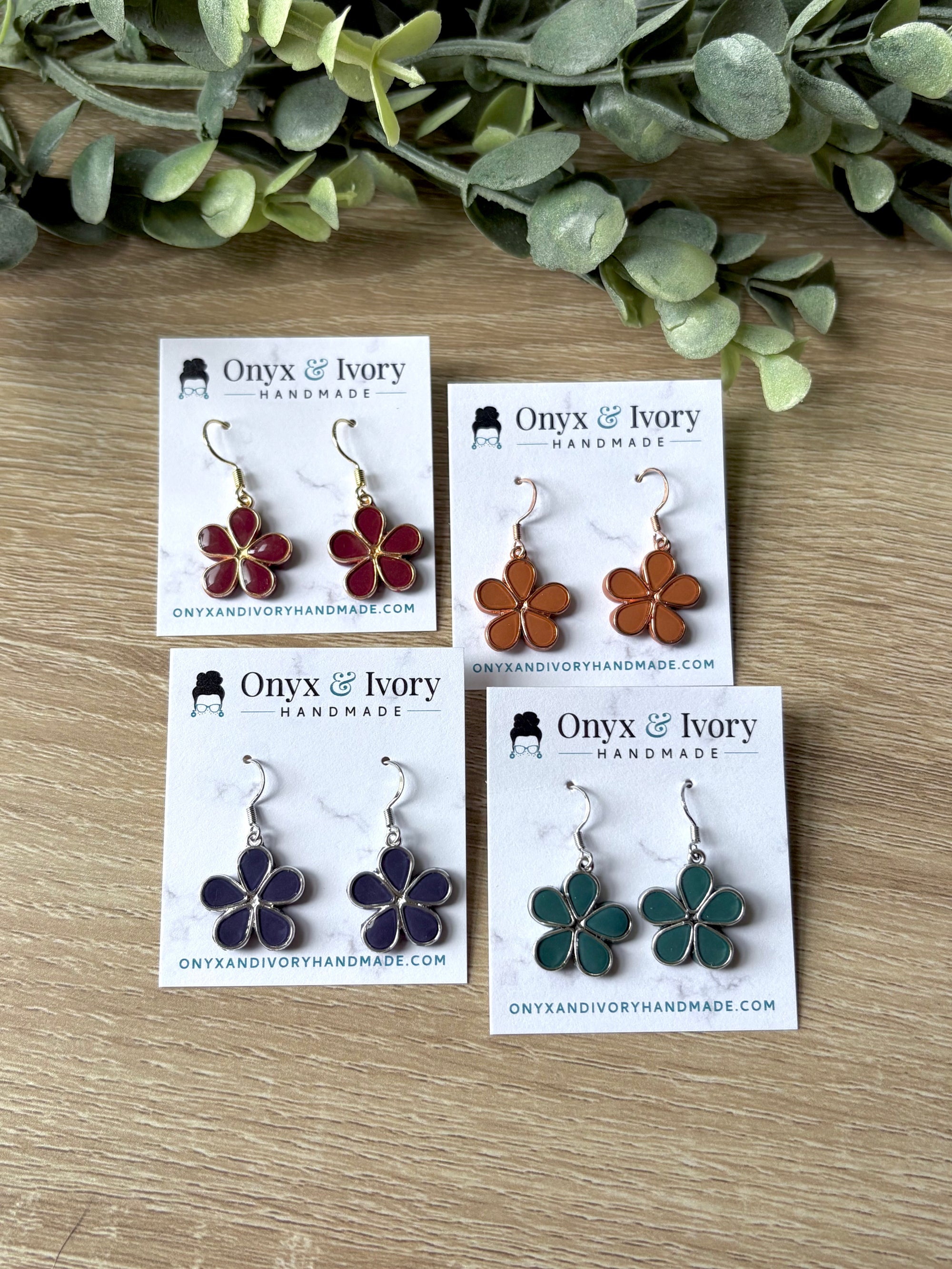 Dainty Daisy Dangle