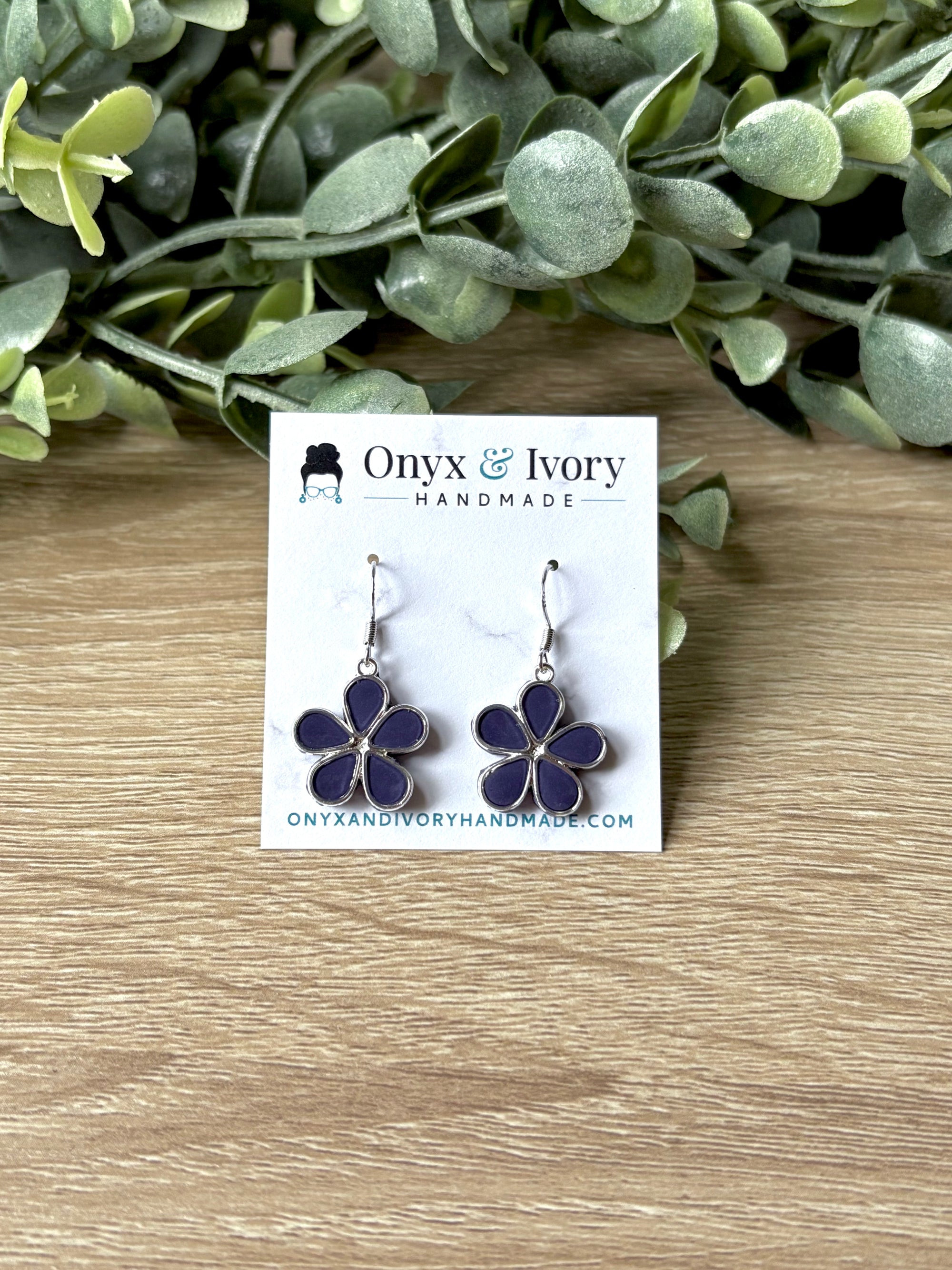 Dainty Daisy Dangle