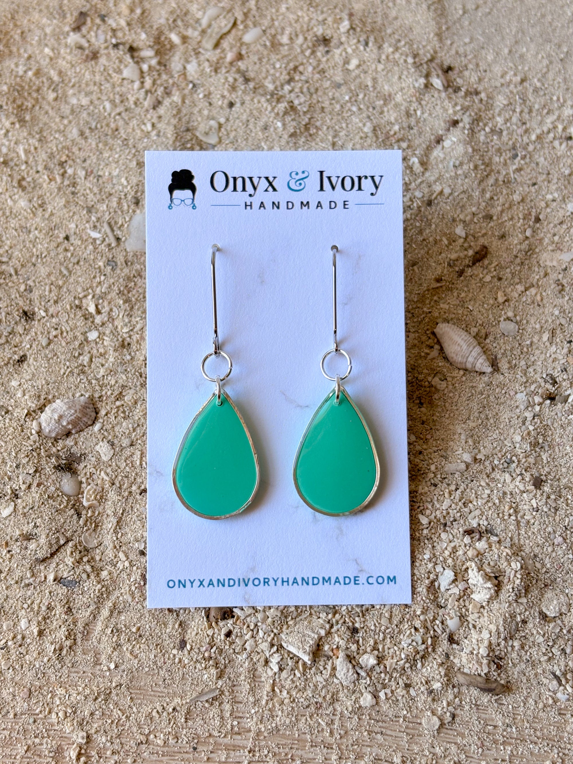 Sea Spray Mini Quincy Threaded Dangle