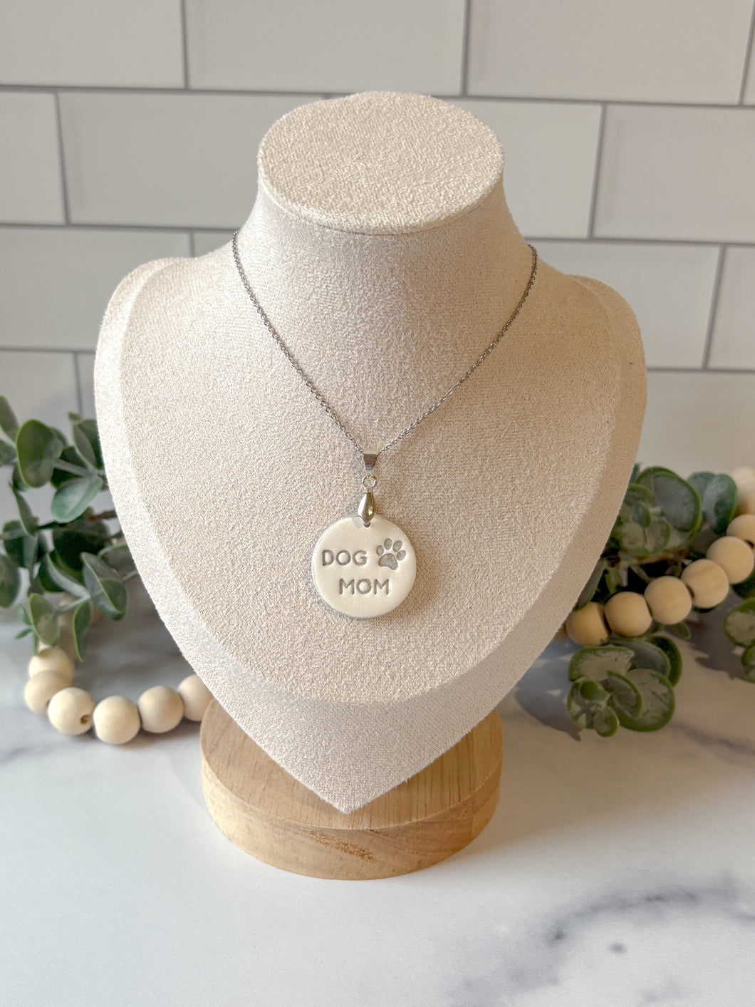 Dog Mom Necklace (silver)