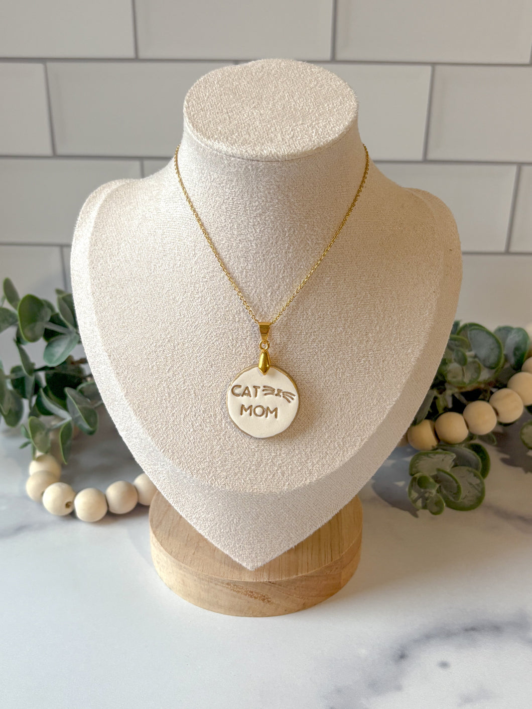 Cat Mom Necklace (gold)